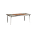 Moderne tafel met een combinatie van hout en metaal afwerking